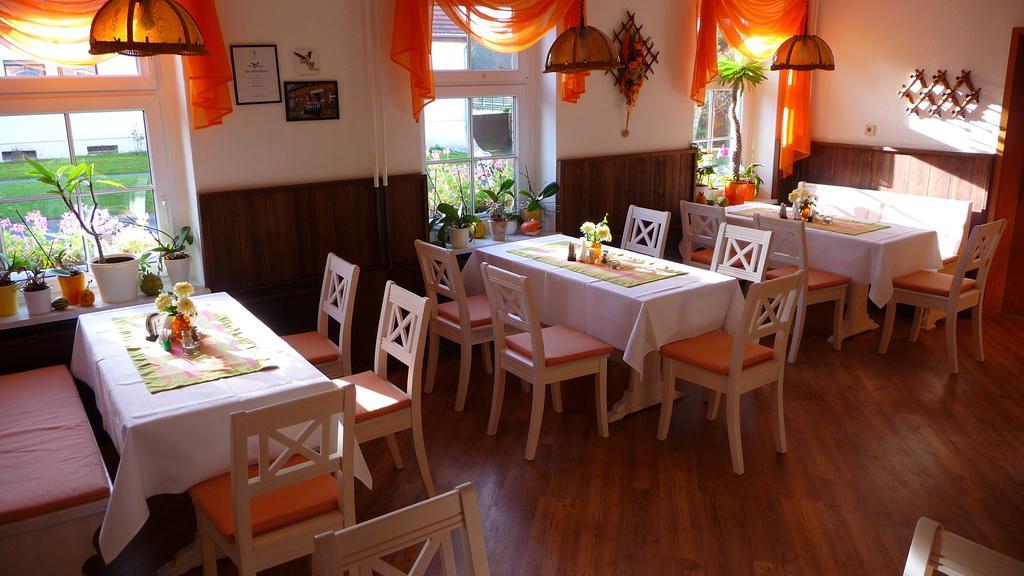 Werners Landgasthaus Lieskau Exterior photo