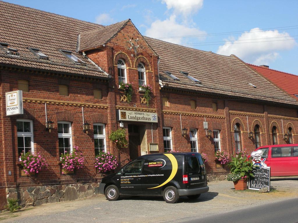 Werners Landgasthaus Lieskau Exterior photo