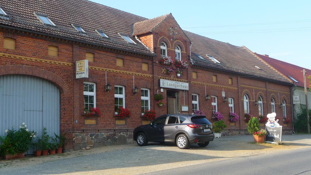 Werners Landgasthaus Lieskau Exterior photo